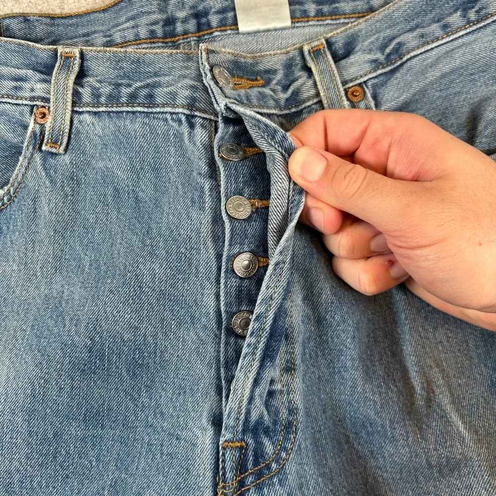 VTG Levis 501 Original Fit Jeans Mens 36x32 Blue Medium Wash Straight Button Fly